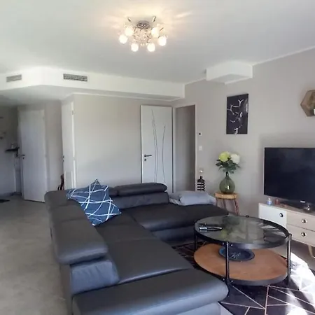 Le Champ Du Baron Holiday home *