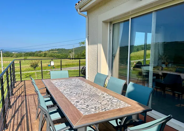 Le Champ Du Baron بيت للعطل Fabas